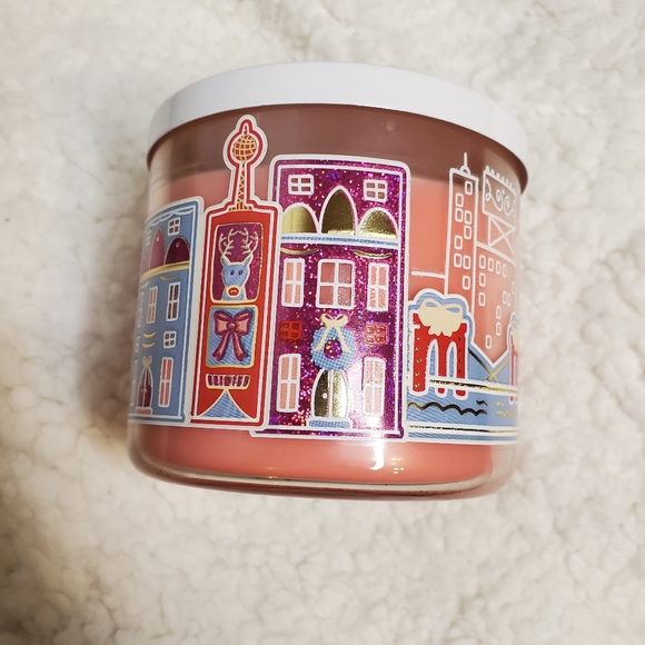 Bath & Body Works 3 Wick Winter Candles - NEW - Picture 6 of 14